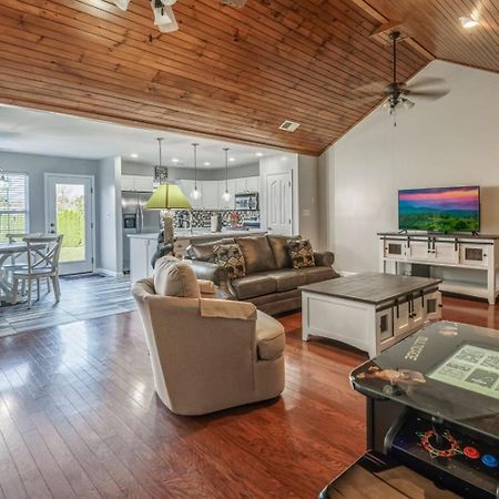 Sweet Pea Cottage Updated Furnishings Arcade Game Hoa Community Outdoor Pool Pigeon Forge Exteriör bild